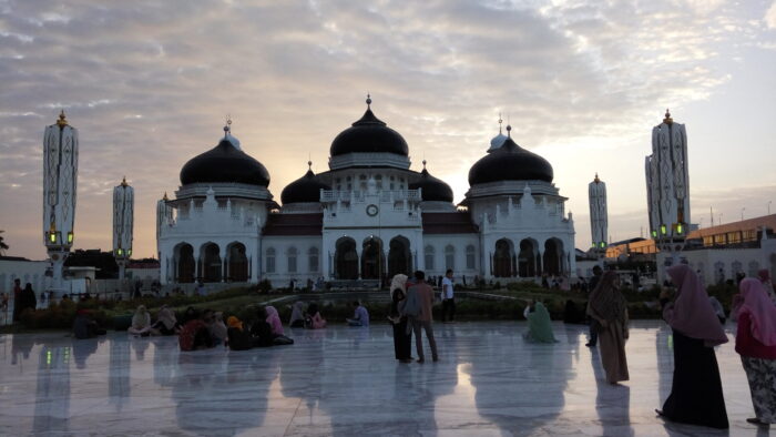 masjid baiturrahman Aceh yang dijadikan destinasi wisata 