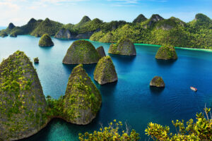 wisata terbaik indonesia timur 